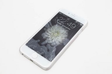 Pęknięta szybka w i-Phonie Wymień ją w pogwarancyjnym serwisie Apple!