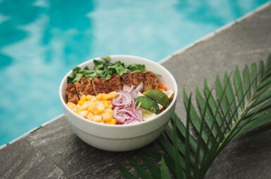 Na co zwrócić uwagę przy wyborze cateringu w Warszawie, żeby posiłki wspierały Twoje cele zdrowotne i sylwetkowe?